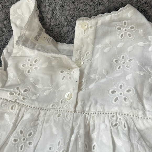 Cute girls top size 5-6 - Picture 6 of 7